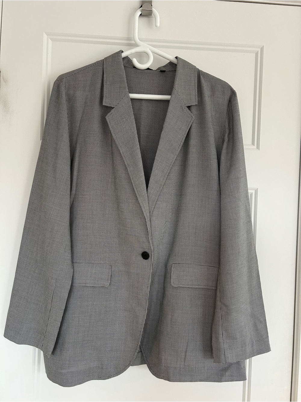 Uniqlo Gray Single-Button Women's Blazer